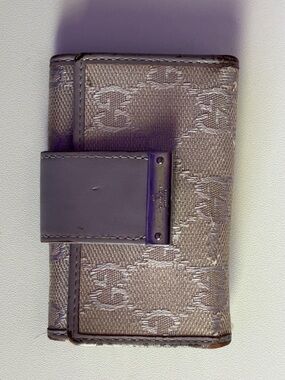 Gucci lavender key holder authentic 💜